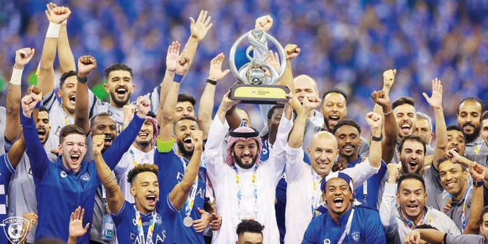 وزير الرياضة مهنئاً القيادة بالإنجاز الذي حققه الهلال بالفوز باللقب الآسيوي 