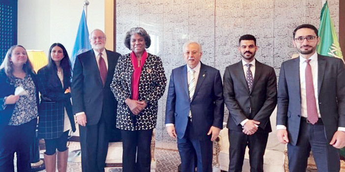  جانب من لقاء المعلمي بالمندوبة الأمريكية