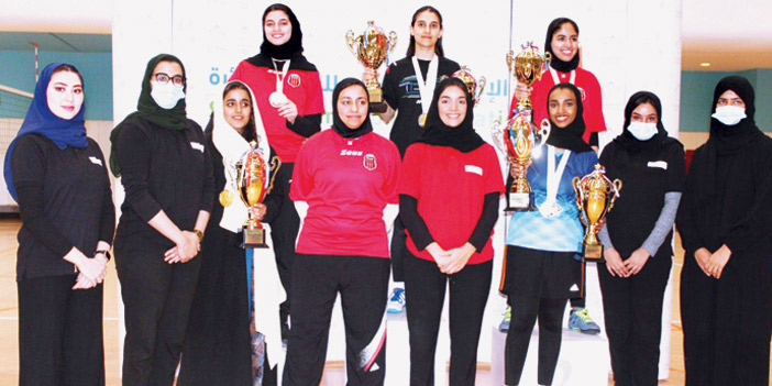 الأميرة رهام تتوج الفائزات ببطولة المملكة للريشة الطائرة 