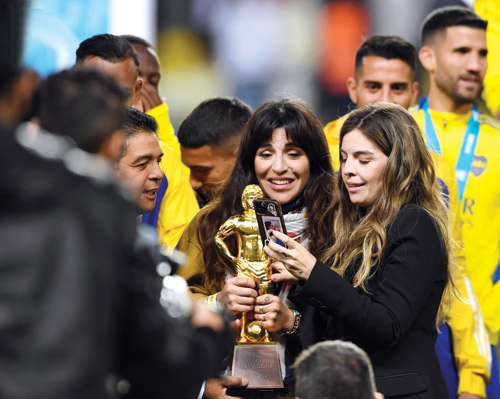 في مباراة جماهيرية حضرتها عائلة الاسطورة 