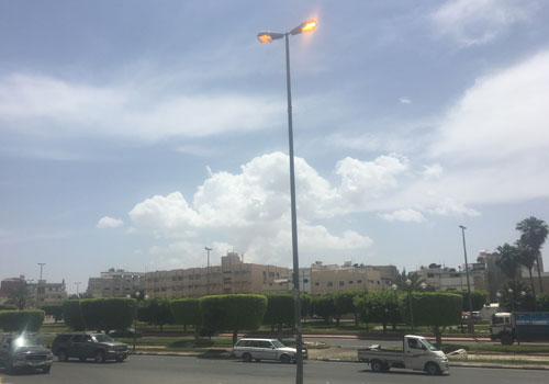 إصلاح واستبدال 2900 عامود إنارة بالطائف 