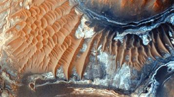 اكتشاف جليد هائل على سطح المريخ 