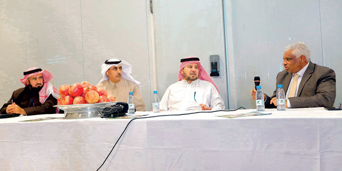  من لقاء المزارعين ومنتجي الرمان بالقصيم