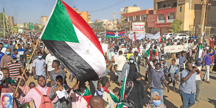مظاهرات في السودان تطالب بالدولة المدنية.. ورفض اتفاق البرهان وحمدوك 