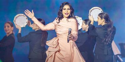 أحلام دشنت ألبوم «فدوة عيونك» وسط حضور كبير 