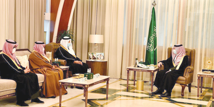  سموه مستقبلاً أعضاء مجلس نادي الفروسية