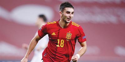 برشلونة يعلن إتمام صفقة فيران توريس 