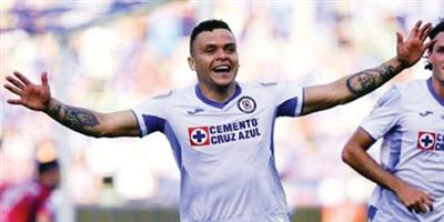 وسائل إعلام أجنبية تربط النصر بالمهاجم الاورغوياني جوناثان 