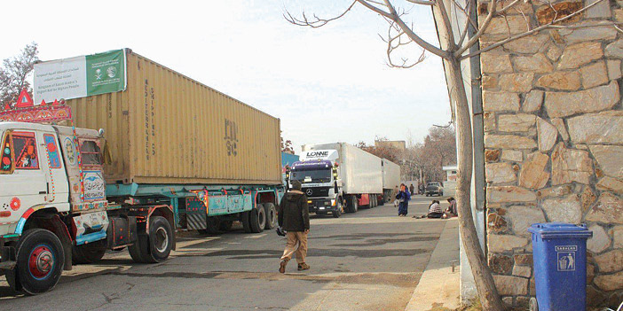  جانب من وصول دفعات الجسر البري