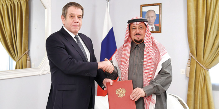  القحطاني يتسلَّم أوراق اعتماده