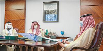 أمير المنطقة الشرقية يبارك توقيع اتفاقية تطوير برج المياه «المَعلم» بمحافظة الخبر 