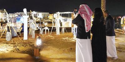 مهندس سعودي يستلهم فنون النحت من انعكاسات النجوم على الرمال 