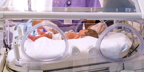 علاج طفل «تشيكي» يعاني تشوهات خلقية نادرة ومتعددة بمستشفى د.سليمان الحبيب في القصيم 