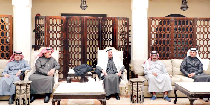 رئيس هيئة الصحفيين السعوديين يلتقي أعضاء فرع الهيئة بالجوف 