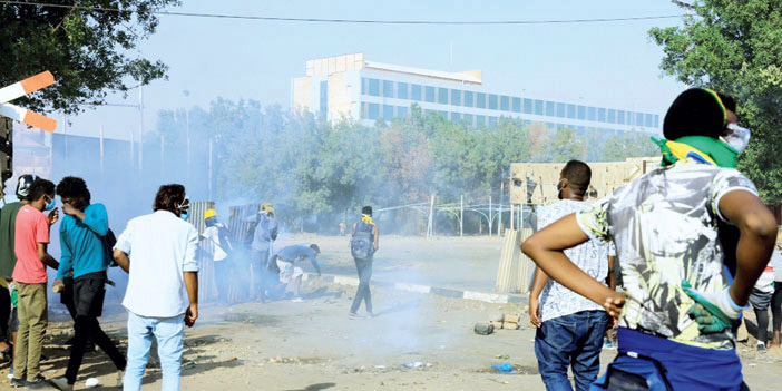 مبعوث الاتحاد الأفريقي يدعو للحوار في السودان 
