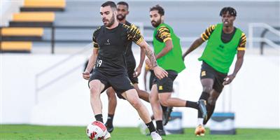 إدارة الاتحاد تحفز المتصدر لتعزيز صدارته 