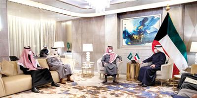 وزير الخارجية يبحث التنسيق الثنائي مع وزير خارجية الكويت 