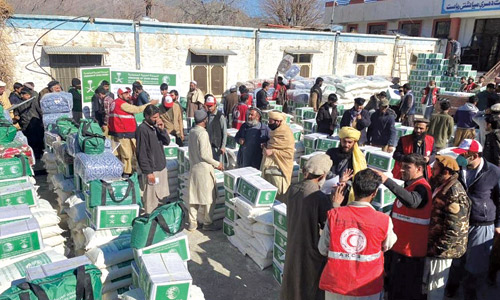 مركز الملك سلمان يوزع المساعدات الغذائية للأسر الأكثر احتياجًا في أفغانستان 