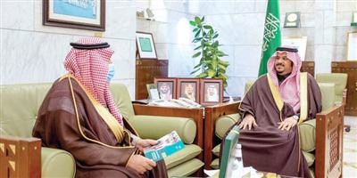 نائب أميرمنطقة الرياض تسلم تقريراً عن العودة الحضورية للطلاب 