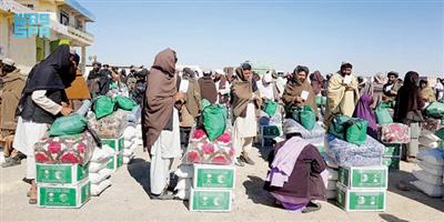 مركز الملك سلمان للإغاثة يواصل توزيع المساعدات الغذائية والإيوائية للأسر الأكثر احتياجًا في أفغانستان 
