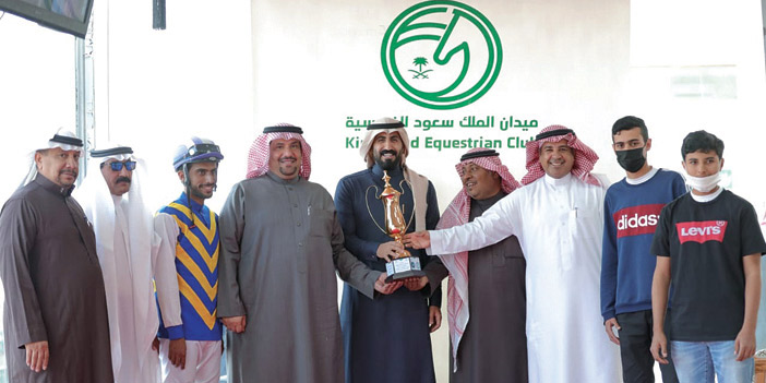  التويجري يتوج الدعيجي الفائز بكأس الحفل الـ 19 بفروسية القصيم