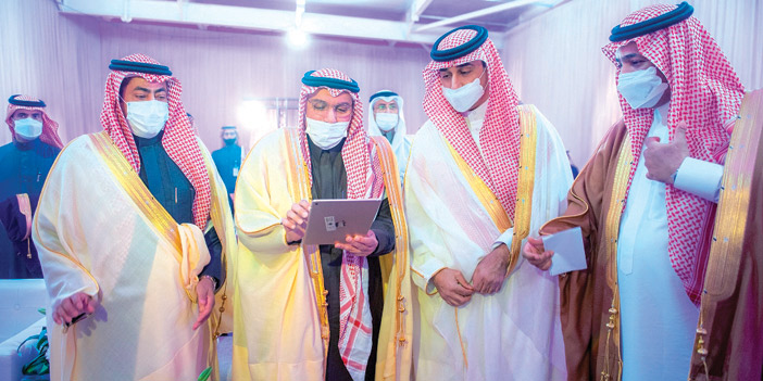 (لقطتان من حفل تدشين سموه لمركز بيانات الاتصالات السعودية)