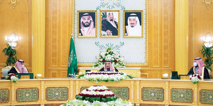  خادم الحرمين الشريفين خلال ترؤسه جلسة مجلس الوزراء