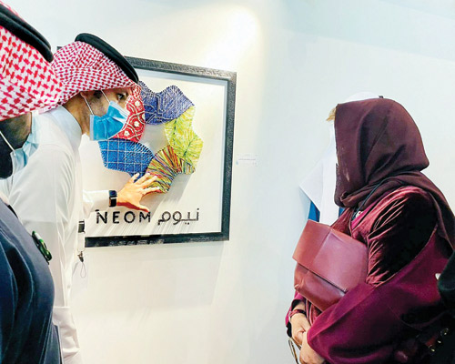  سمو الأميرة نورة بنت محمد تفتتح المعرض التشكيلي
