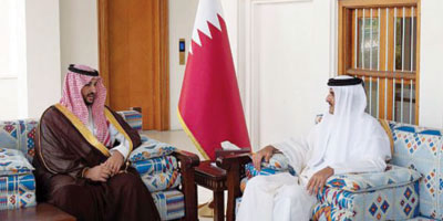  أمير قطر مستقبلاً سمو نائب وزير الدفاع