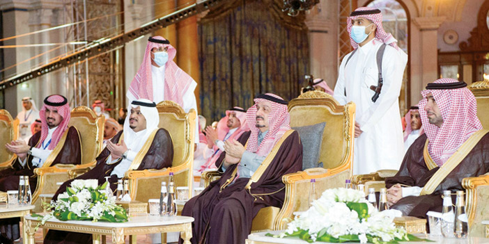  أمير منطقة الرياض خلال رعايته المؤتمر