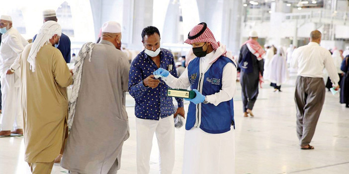 «شؤون الحرمين»: 12 ألفاً من كادر بشري لتعقيم وتطهير المسجد الحرام  