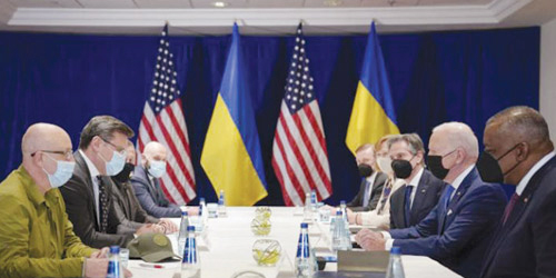  لقاء بايدن من المسؤولين الأكرانيين في وارسو
