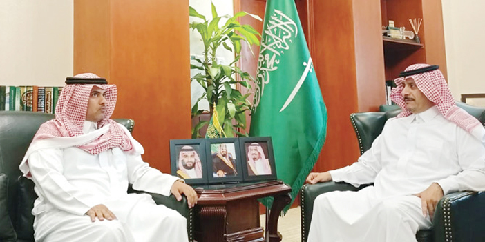  سمو محافظ المجمعة يستقبل رئيس بلدية حوطة الجديد