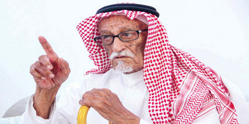 معمر الـ(100) عام يروي قصة ترائي هلال شهر رمضان في الماضي 