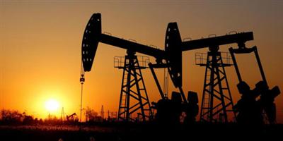 انخفاض أسعار النفط العالمية 