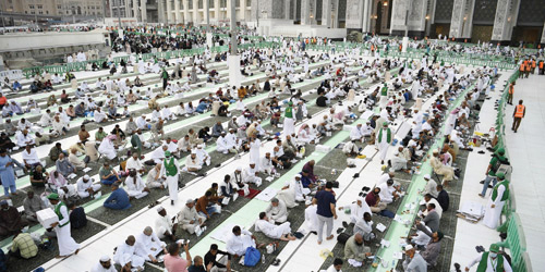 سفر إفطار المسجد الحرام.. إعدادها يستغرق دقيقتين 