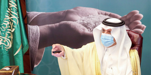 دشن البرنامج الوطني لمشروع زكاة الفطر الموحد بالمنطقة 