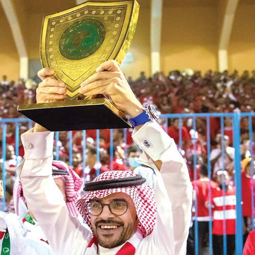  الملاح يحمل درع دوري الثانية