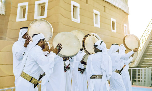 ايام عيد الفطر المبارك والتراث الوطني الزاخر الذي تحمله الفنون الشعبية في منطقة نجران