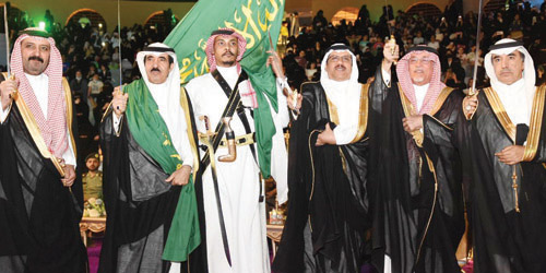  محافظ الرس يشارك في العرضة السعودية