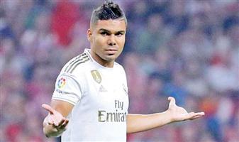 ريال مدريد يفكر في بيع نجمه البرازيلي كاسيميرو 