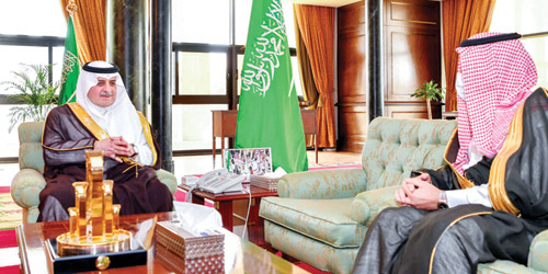  امير منطقة تبوك يطلع على الإنجازات