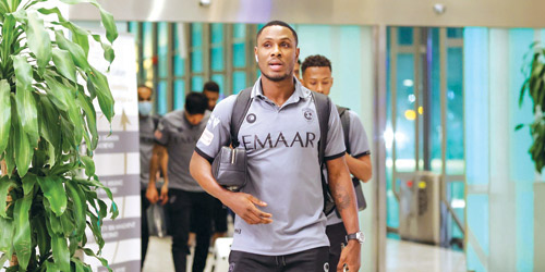  البعثة الهلالية بعد وصولها لجدة أمس