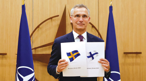  فنلندا والسويد تقدمان رسميًا طلب الانضمام للناتو