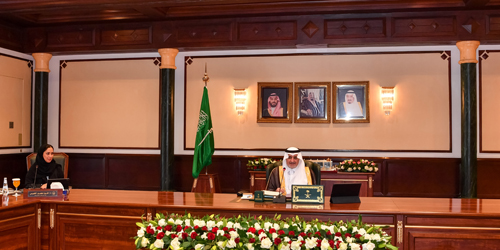  سموه خلال الاجتماع