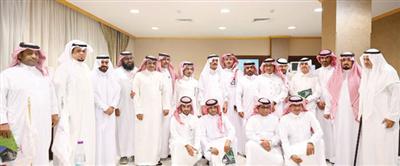خالد المالك يلتقي أعضاء فرع هيئة الصحفيين السعوديين بتبوك ويكرّم مشرفي الفرع في  محافظات المنطقة 