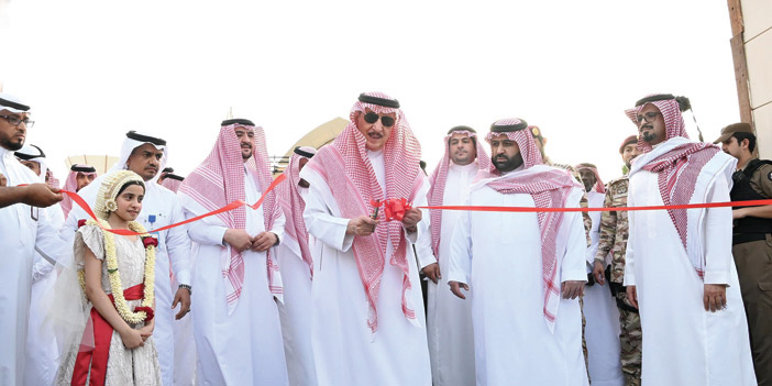  أمير منطقة جازان خلال افتتاحه المهرجان