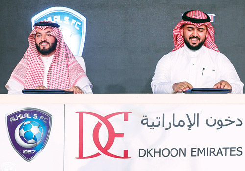  جانب من التوقيع