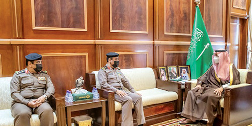  نائب أمير منطقة حائل خلال استقبال اللواء الضبيب