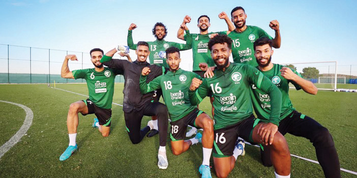  الفريق الفائز في إحدى المناورات الكروية